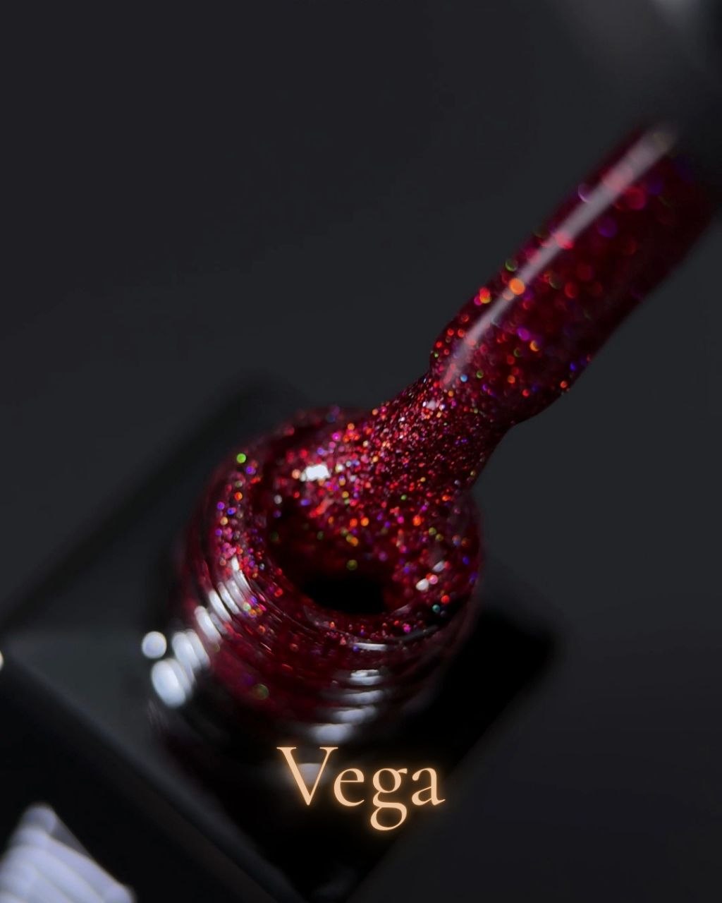 Vega – 8 ml — flacon, coulée, rendu sur ongle